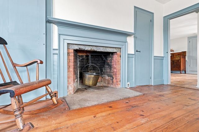 180 Glendale Rd, Hampden, MA 01036