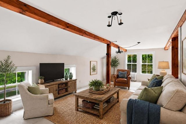 180 Glendale Rd, Hampden, MA 01036