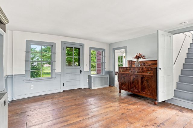 180 Glendale Rd, Hampden, MA 01036