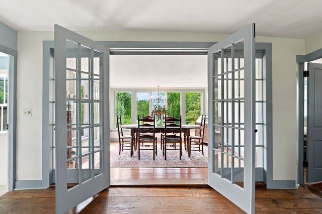 180 Glendale Rd, Hampden, MA 01036
