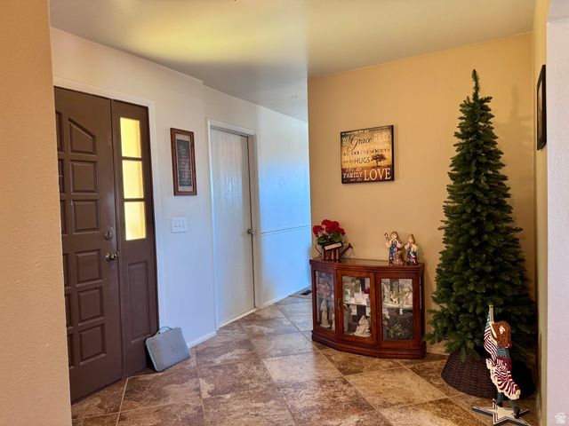 569 E PARK DR, Elk Ridge, UT 84651