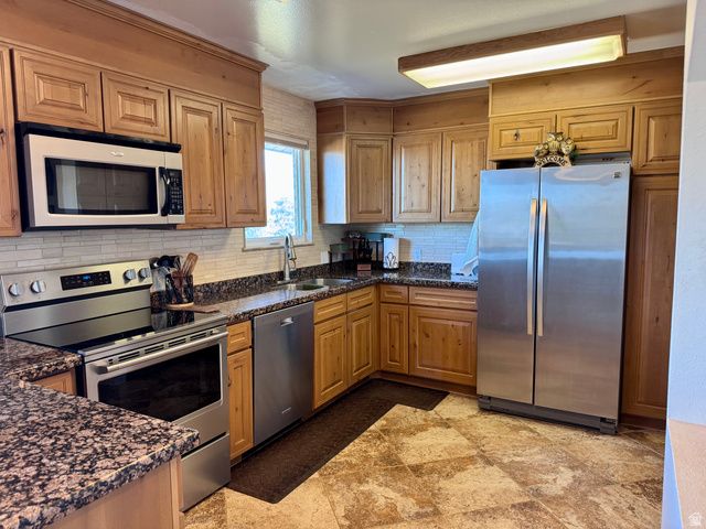 569 E PARK DR, Elk Ridge, UT 84651