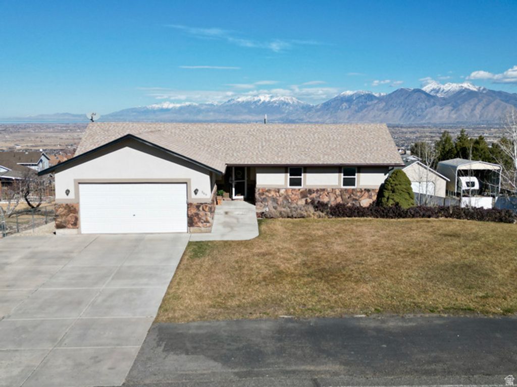 569 E PARK DR, Elk Ridge, UT 84651