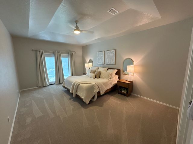 715 Oak Hollow Dr, Kerrville, TX 78028