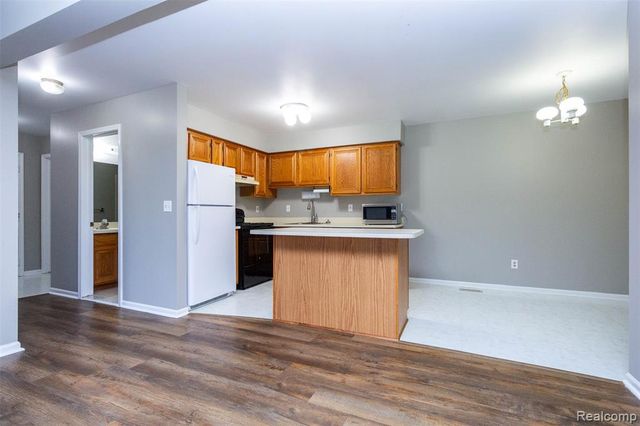 15332 Ashley Court, Macomb, MI 48044