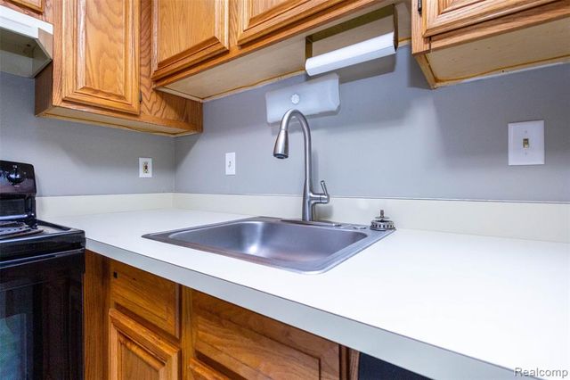 15332 Ashley Court, Macomb, MI 48044