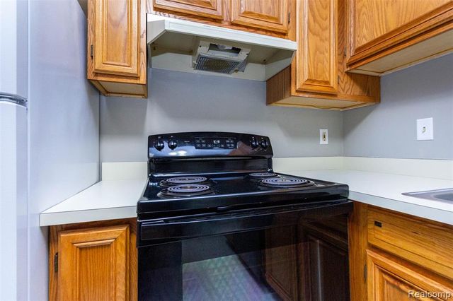 15332 Ashley Court, Macomb, MI 48044