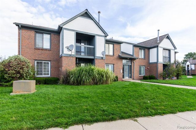 15332 Ashley Court, Macomb, MI 48044