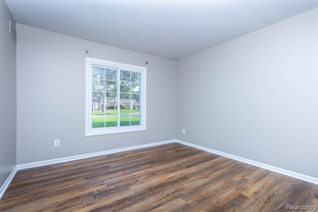 15332 Ashley Court, Macomb, MI 48044