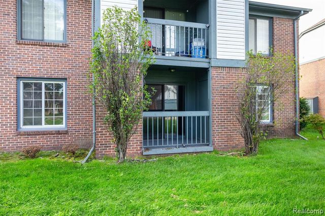 15332 Ashley Court, Macomb, MI 48044