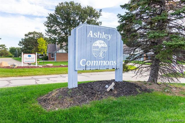 15332 Ashley Court, Macomb, MI 48044
