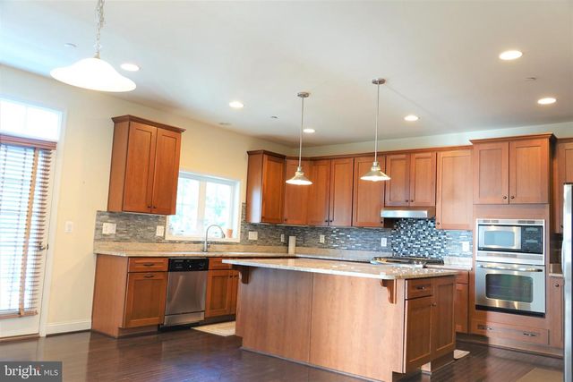 6606 PYLE RD, Bethesda, MD 20817