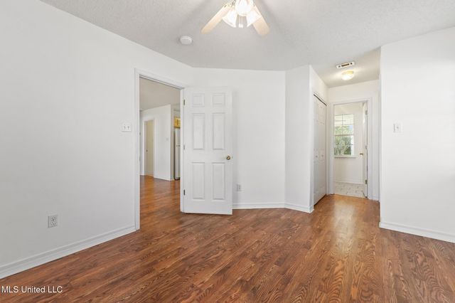 8905 Spring Avenue, Ocean Springs, MS 39564