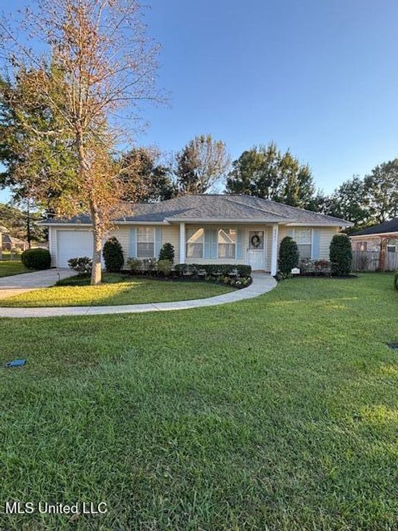 8905 Spring Avenue, Ocean Springs, MS 39564