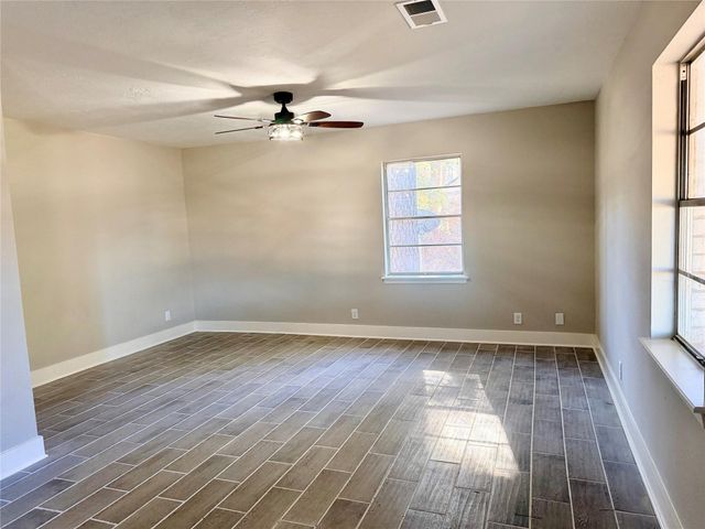 114 Skyview Drive, Livingston, TX 77351