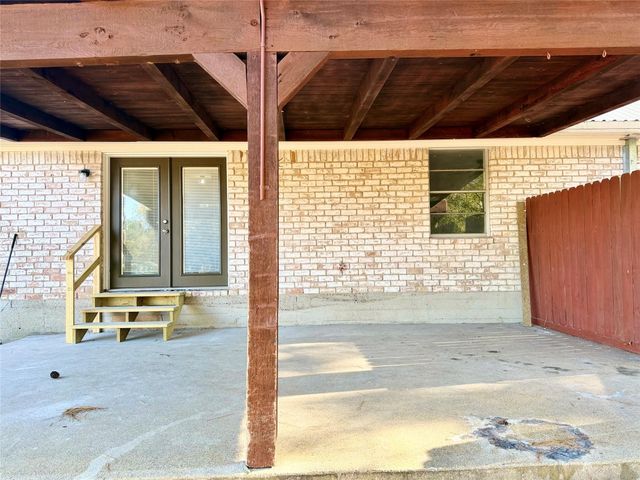 114 Skyview Drive, Livingston, TX 77351