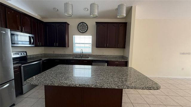 979 HACIENDA CIRCLE, Kissimmee, FL 34741