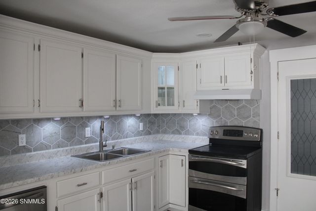 1212 Douglas Drive, Las Cruces, NM 88005