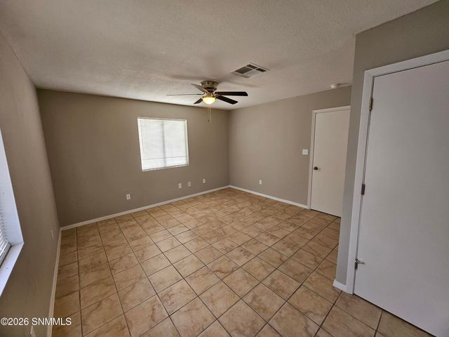 1212 Douglas Drive, Las Cruces, NM 88005