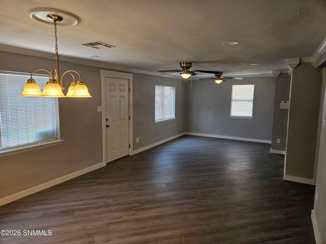 1212 Douglas Drive, Las Cruces, NM 88005