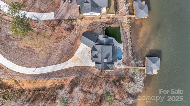 8058 Edgewater Drive, Norwood, NC 28128