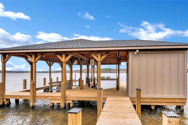 8058 Edgewater Drive, Norwood, NC 28128