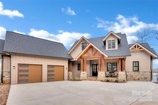 8058 Edgewater Drive, Norwood, NC 28128