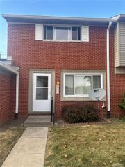 29248 Manchester Street, Westland, MI 48185