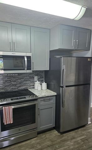 524 Osprey Dr 10B, Delray Beach, FL 33444