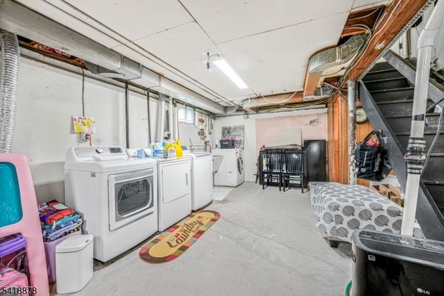 183 Ames Ave, Bergenfield Boro, NJ 07621