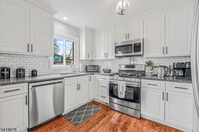 183 Ames Ave, Bergenfield Boro, NJ 07621