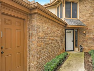 19 Park Lane, Bedford, TX 76021