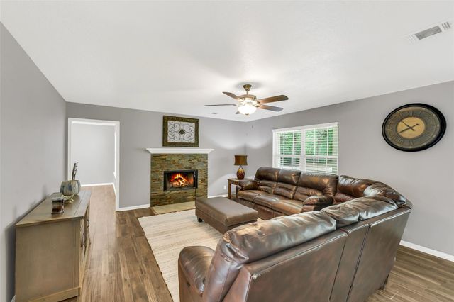 100 Oak Hollow Boulevard, Hockley, TX 77447