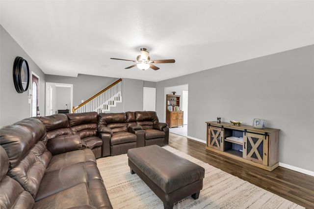 100 Oak Hollow Boulevard, Hockley, TX 77447