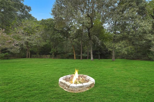 100 Oak Hollow Boulevard, Hockley, TX 77447