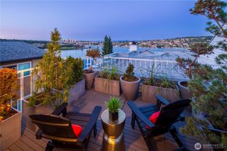2419 8th Avenue N #403, Seattle, WA 98109