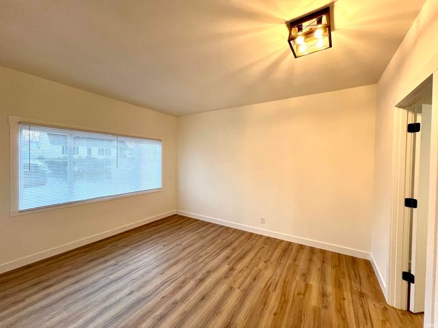 7402 Oaklawn Drive, Newburgh, IN 47630