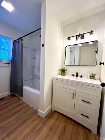 7402 Oaklawn Drive, Newburgh, IN 47630