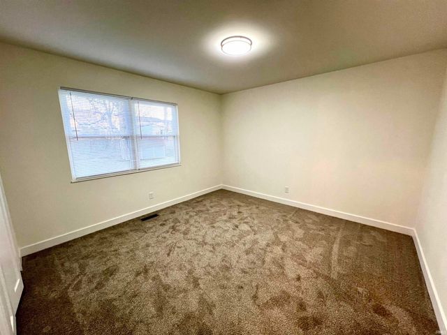 7402 Oaklawn Drive, Newburgh, IN 47630