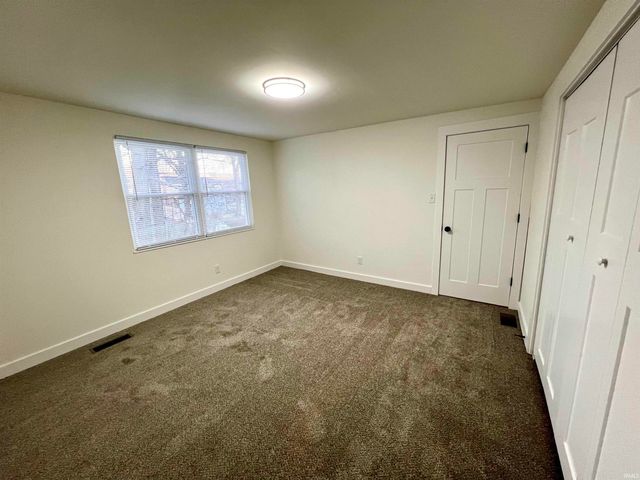 7402 Oaklawn Drive, Newburgh, IN 47630