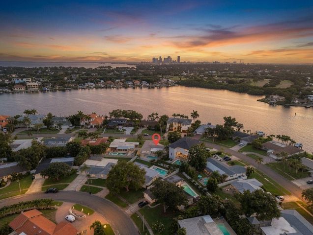 1022 EDEN ISLE DRIVE NE, St Petersburg, FL 33704