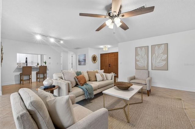 1022 EDEN ISLE DRIVE NE, St Petersburg, FL 33704