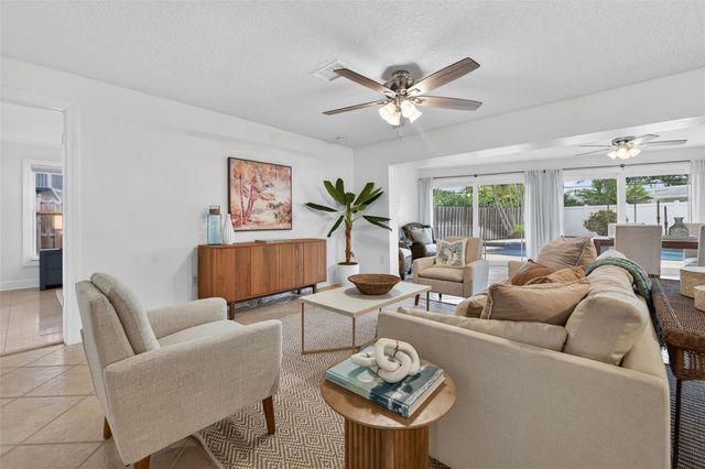 1022 EDEN ISLE DRIVE NE, St Petersburg, FL 33704