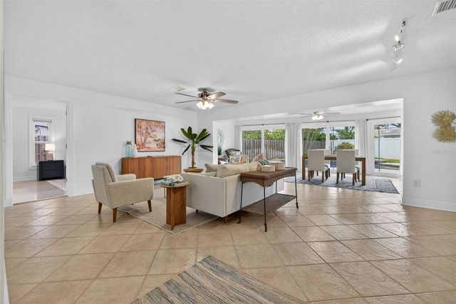 1022 EDEN ISLE DRIVE NE, St Petersburg, FL 33704