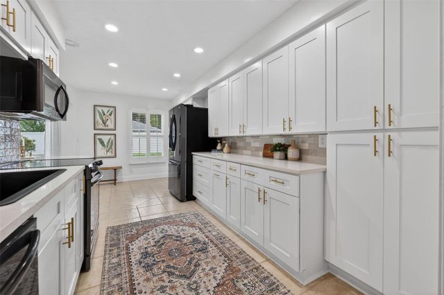1022 EDEN ISLE DRIVE NE, St Petersburg, FL 33704