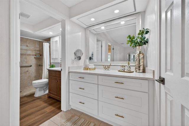 1022 EDEN ISLE DRIVE NE, St Petersburg, FL 33704