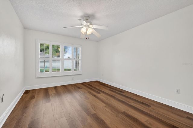 1022 EDEN ISLE DRIVE NE, St Petersburg, FL 33704