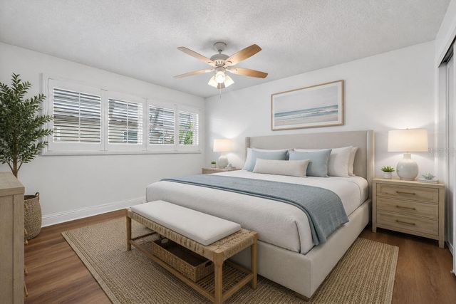 1022 EDEN ISLE DRIVE NE, St Petersburg, FL 33704