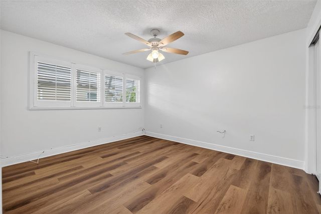 1022 EDEN ISLE DRIVE NE, St Petersburg, FL 33704