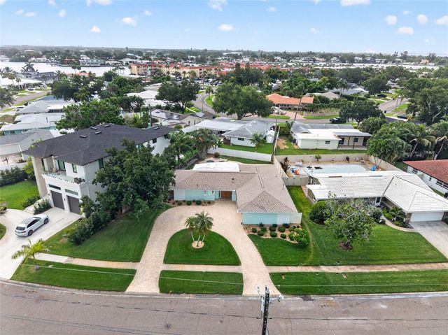 1022 EDEN ISLE DRIVE NE, St Petersburg, FL 33704